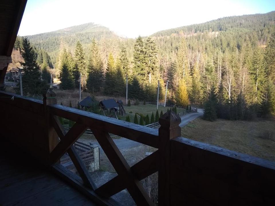 Vila На Полумистому Mykulyčyn Exteriér fotografie